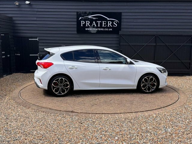 Ford Focus Ecoblue St-line X Hatchback White #3