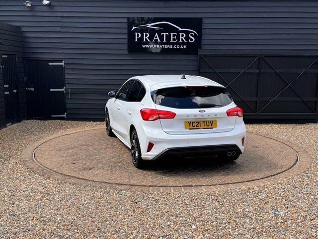 Ford Focus Ecoblue St-line X Hatchback White #2