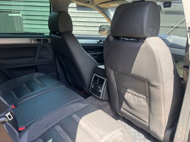 Volkswagen Touareg 3.2 V6 Grey #16