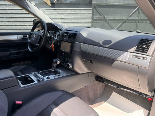 Volkswagen Touareg 3.2 V6 Grey #12