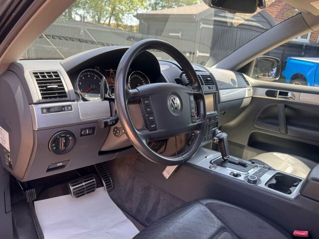 Volkswagen Touareg 3.2 V6 Grey #11