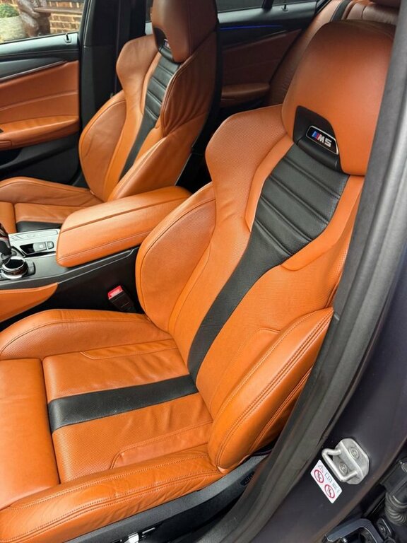 BMW M5 Saloon 4.4 M5 Saloon - Lovely Two Tone Leather A Blue #19