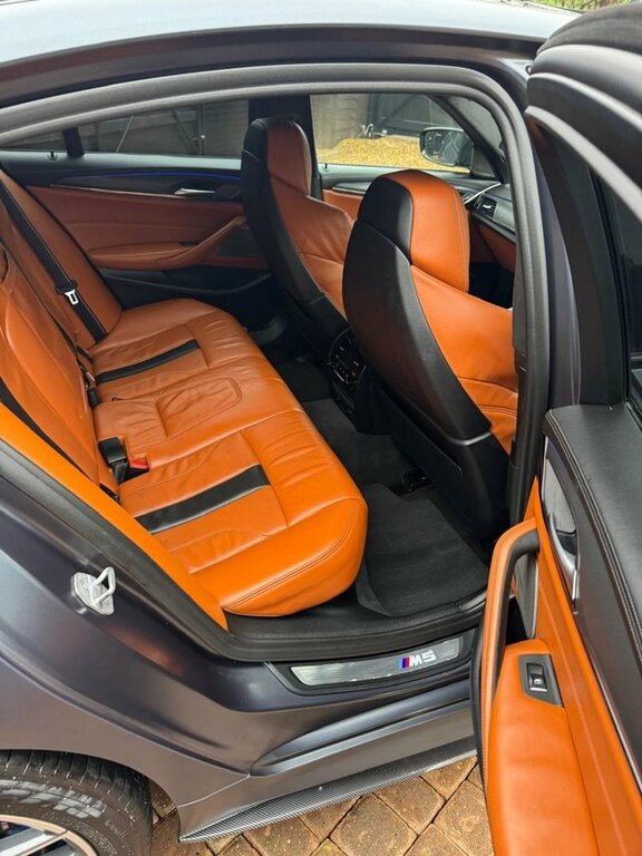 BMW M5 Saloon 4.4 M5 Saloon - Lovely Two Tone Leather A Blue #17