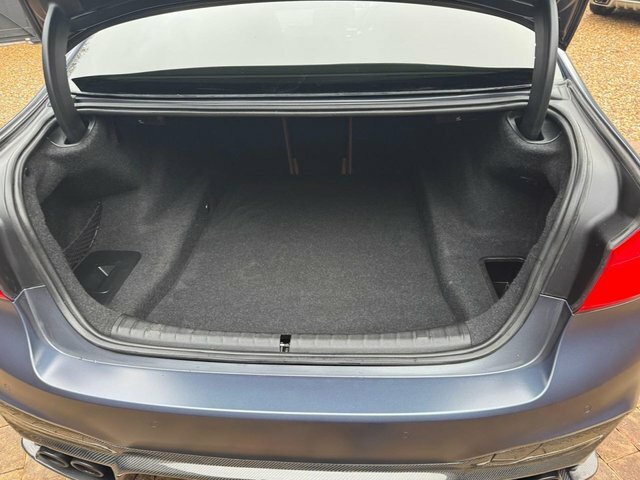 BMW M5 Saloon 4.4 M5 Saloon - Lovely Two Tone Leather A Blue #24