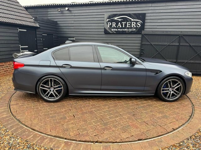 BMW M5 Saloon 4.4 M5 Saloon - Lovely Two Tone Leather A Blue #64