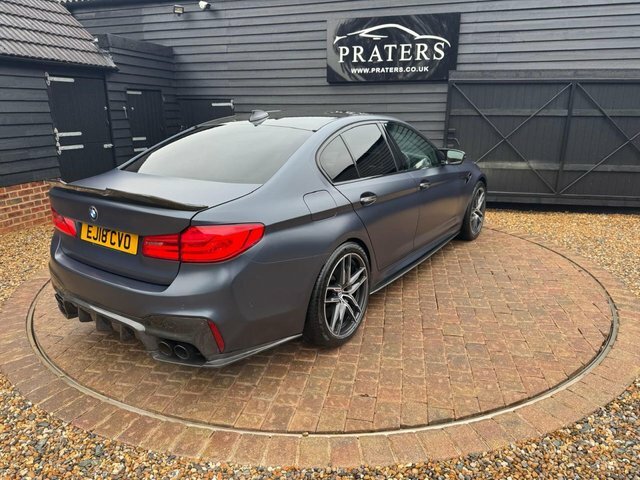 BMW M5 Saloon 4.4 M5 Saloon - Lovely Two Tone Leather A Blue #55