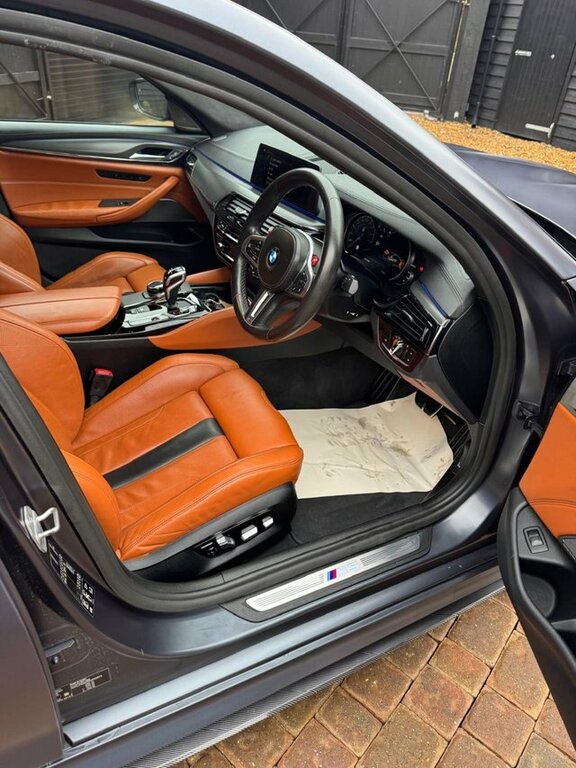 BMW M5 Saloon 4.4 M5 Saloon - Lovely Two Tone Leather A Blue #9