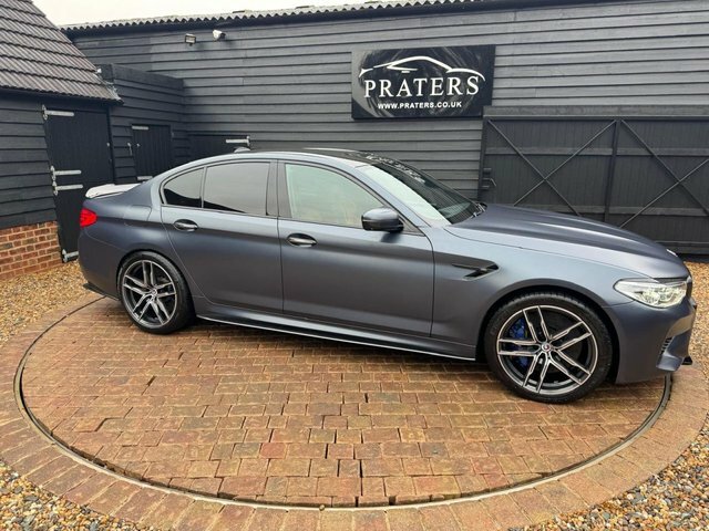 BMW M5 Saloon 4.4 M5 Saloon - Lovely Two Tone Leather A Blue #67