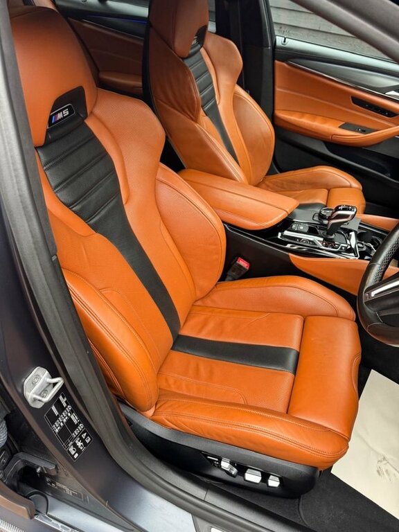 BMW M5 Saloon 4.4 M5 Saloon - Lovely Two Tone Leather A Blue #10