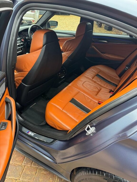 BMW M5 Saloon 4.4 M5 Saloon - Lovely Two Tone Leather A Blue #18