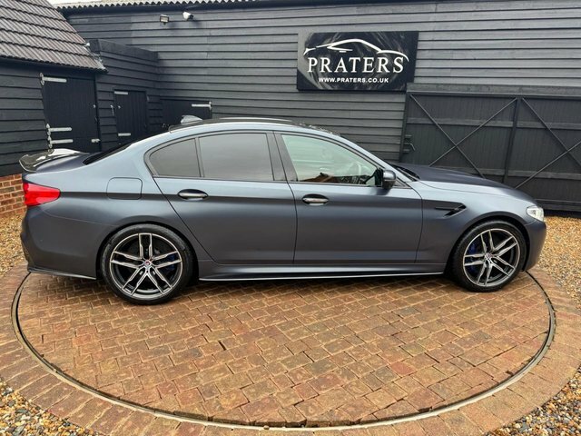 BMW M5 Saloon 4.4 M5 Saloon - Lovely Two Tone Leather A Blue #30