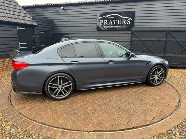 BMW M5 Saloon 4.4 M5 Saloon - Lovely Two Tone Leather A Blue #59