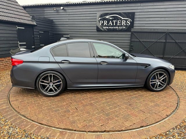 BMW M5 Saloon 4.4 M5 Saloon - Lovely Two Tone Leather A Blue #63