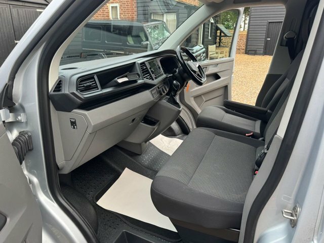Volkswagen E-Transporter 83Kw 37.3Kwh Advance Van White #11