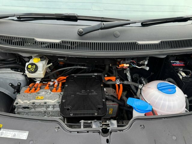 Volkswagen E-Transporter 83Kw 37.3Kwh Advance Van White #17