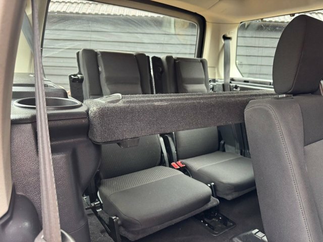 Land Rover Discovery 4 Xs Red #14