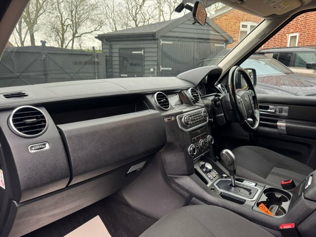 Land Rover Discovery 4 Xs Red #11