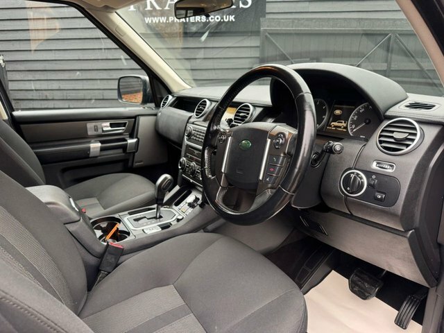Land Rover Discovery 4 Xs Red #9
