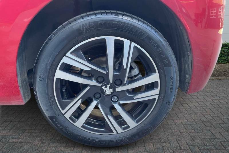 Peugeot 208 1.2 Puretech 100 Allure Premium - 2022 22 YY22BGE Red #6