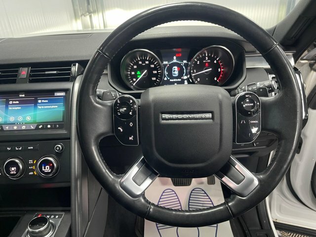 Land Rover Discovery White #33