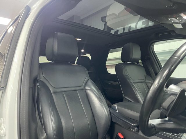 Land Rover Discovery White #37