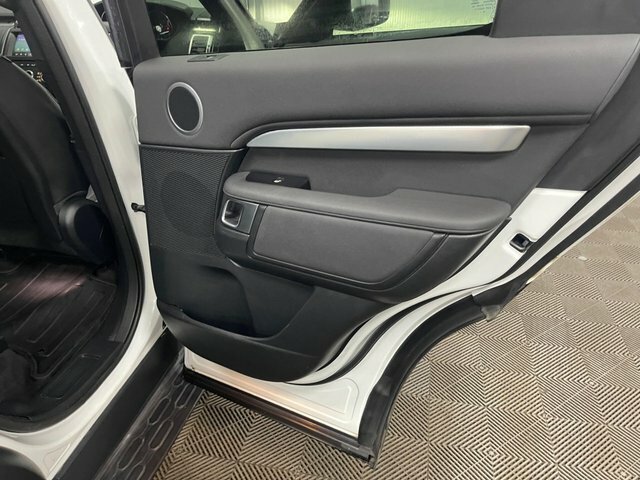 Land Rover Discovery White #45