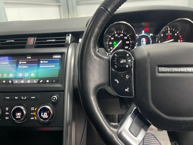 Land Rover Discovery White #41