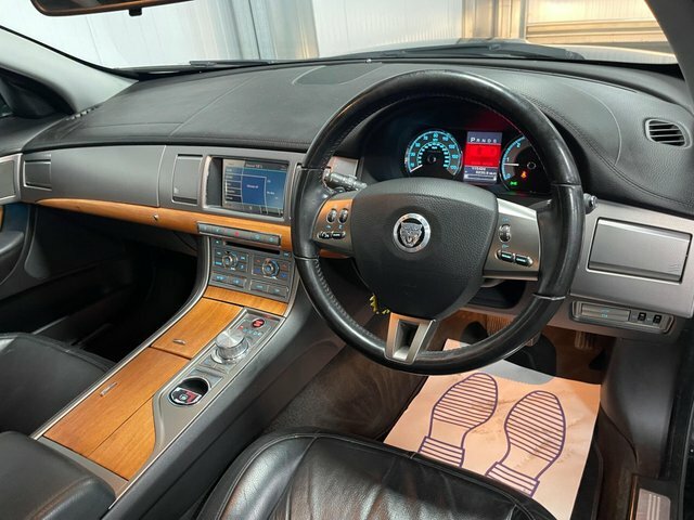 Jaguar XF Black #35