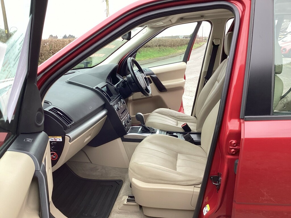 Land Rover Freelander 2 Estate 2.2 Sd4 Xs Turbo 4X4 - Ext WJ13SCZ Red #4
