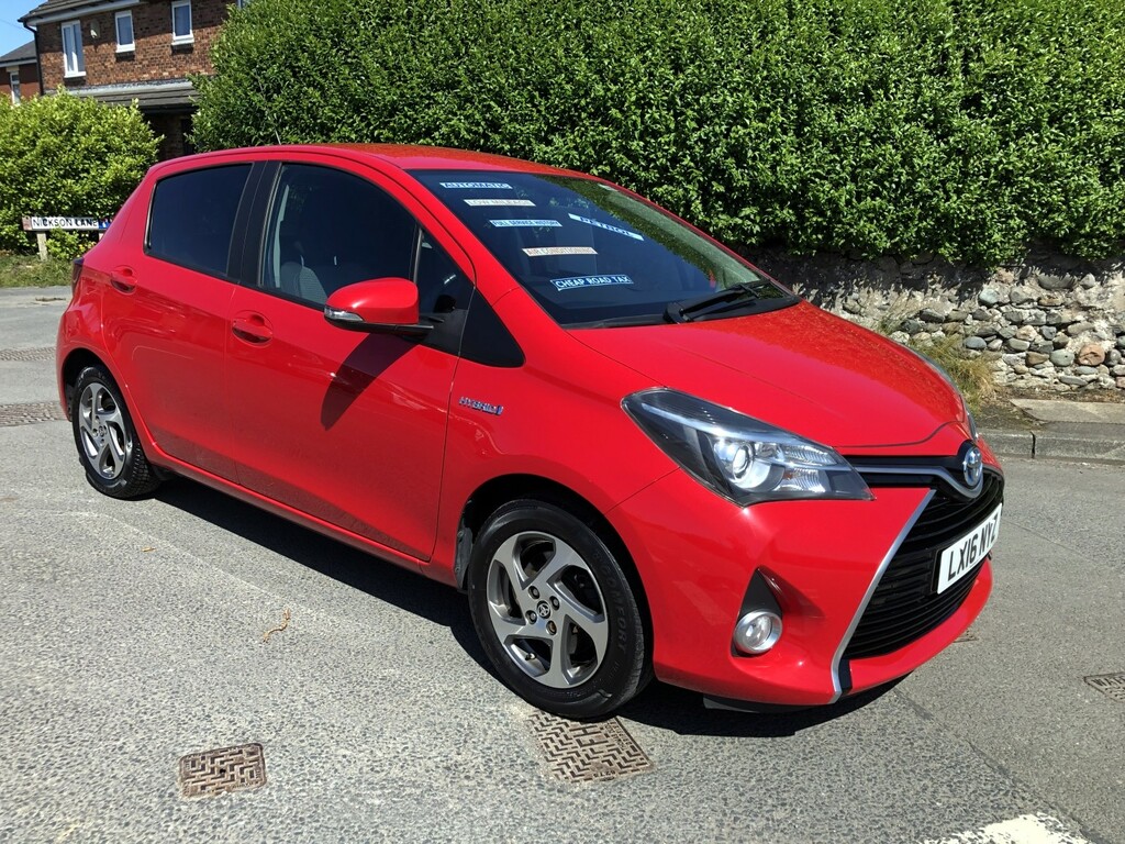 Toyota Yaris 1.5 Hybrid Icon Hatchback - Full Service Red