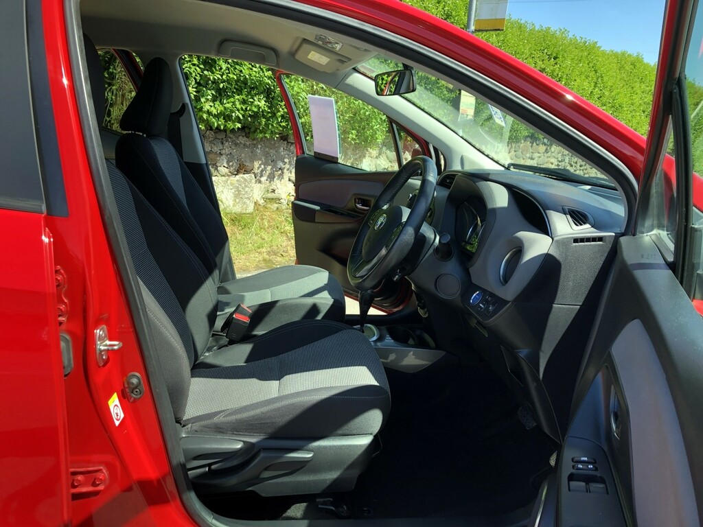 Toyota Yaris 1.5 Hybrid Icon Hatchback - Full Service Red #3