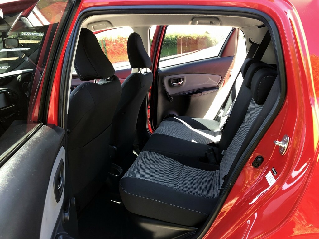 Toyota Yaris 1.5 Hybrid Icon Hatchback - Full Service Red #5