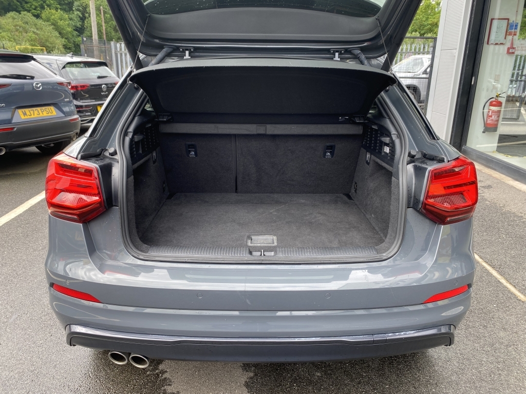 Audi Q2 1.5 Tfsi Black Edition ML19TSX Grey #6