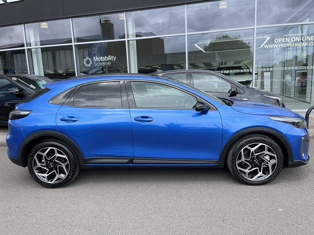 Kia Xceed Hatchback Blue #3