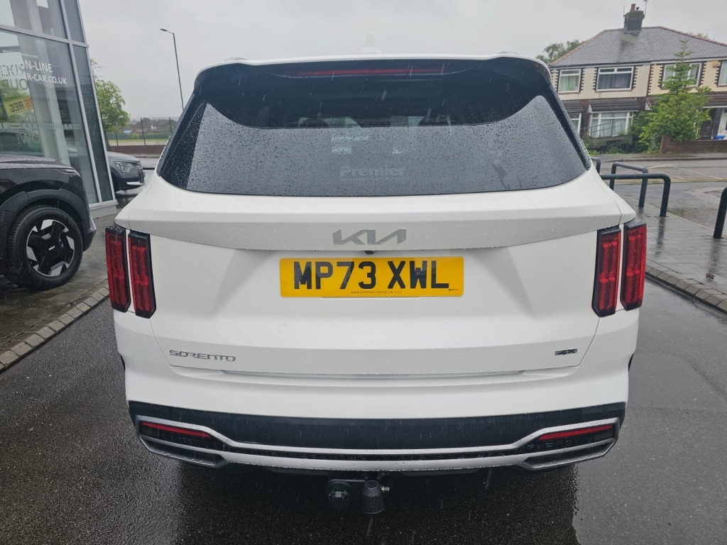 Kia Sorento 2.2 Crdi Vision White #4