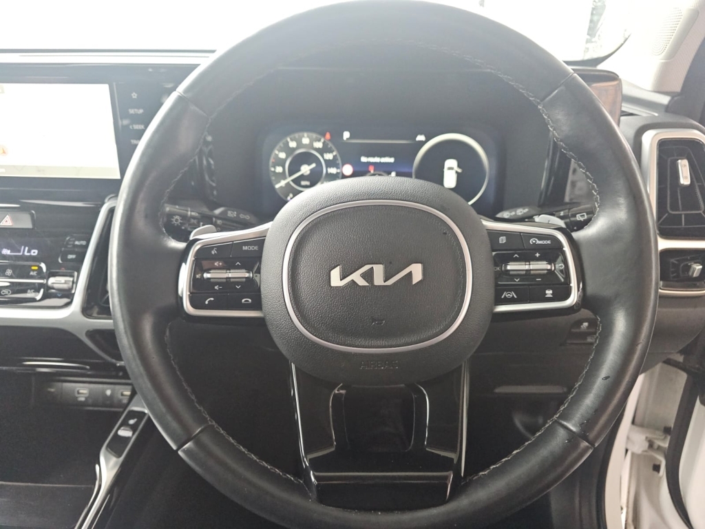 Kia Sorento Edition White #31