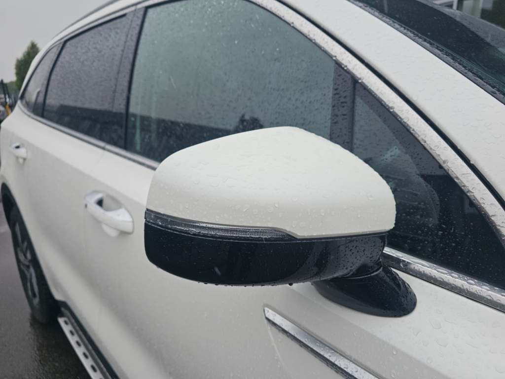 Kia Sorento Edition White #10