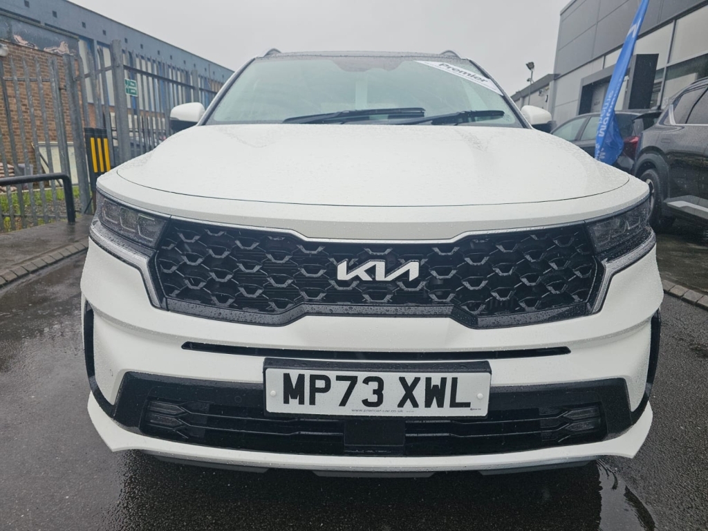 Kia Sorento Edition White #8
