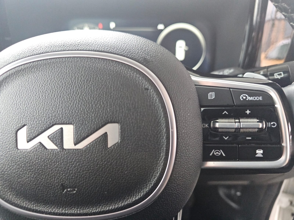 Kia Sorento Edition White #33