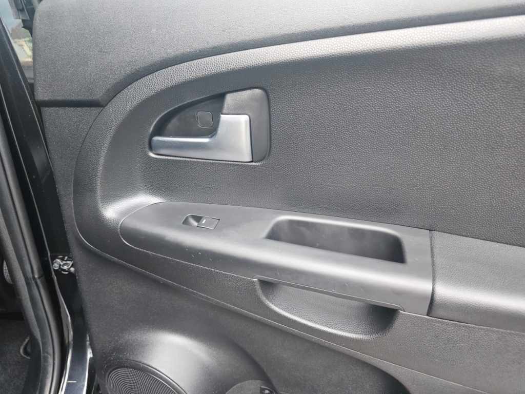 Kia Venga Mpv 1.6 3 Euro 6 201968 Silver #31