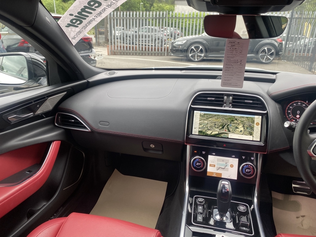Jaguar XE 2.0 D200 Mhev R-dynamic Se Black Euro 6 Ss Black #38