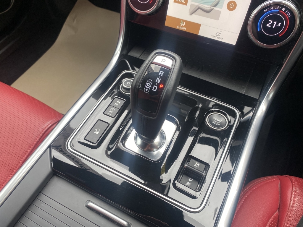 Jaguar XE 2.0 D200 Mhev R-dynamic Se Black Euro 6 Ss Black #34