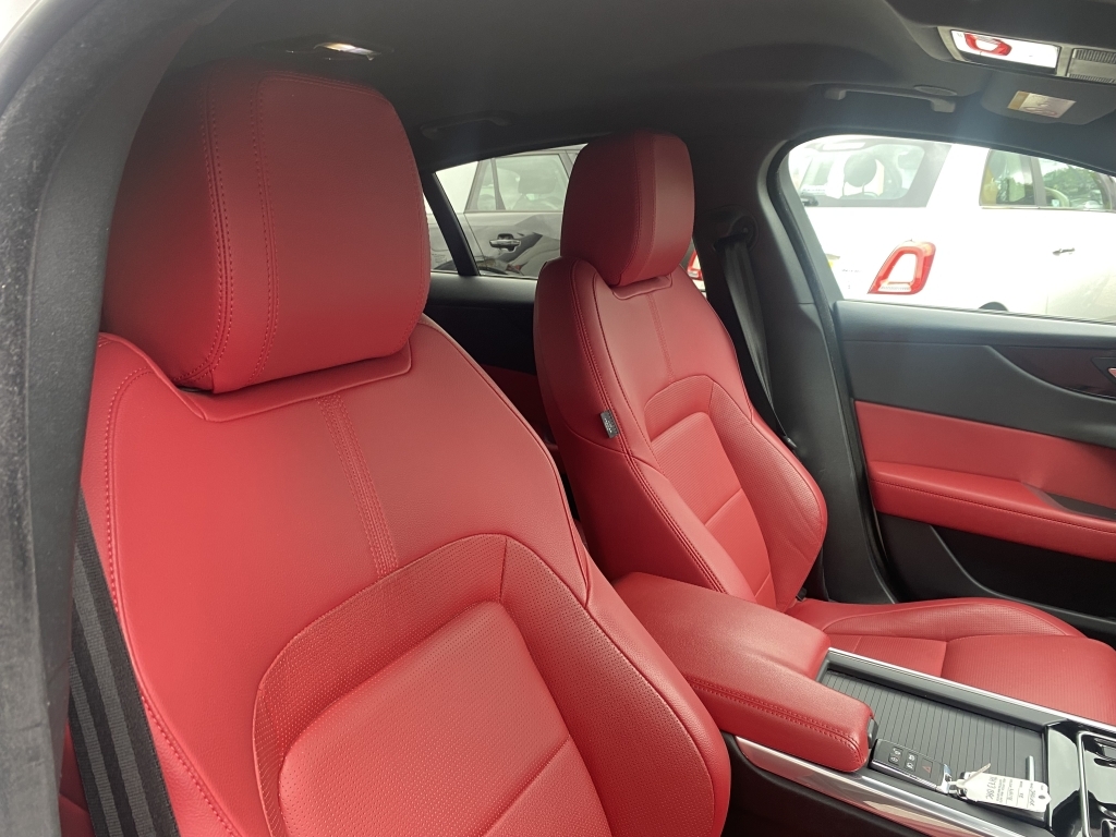 Jaguar XE 2.0 D200 Mhev R-dynamic Se Black Euro 6 Ss Black #21