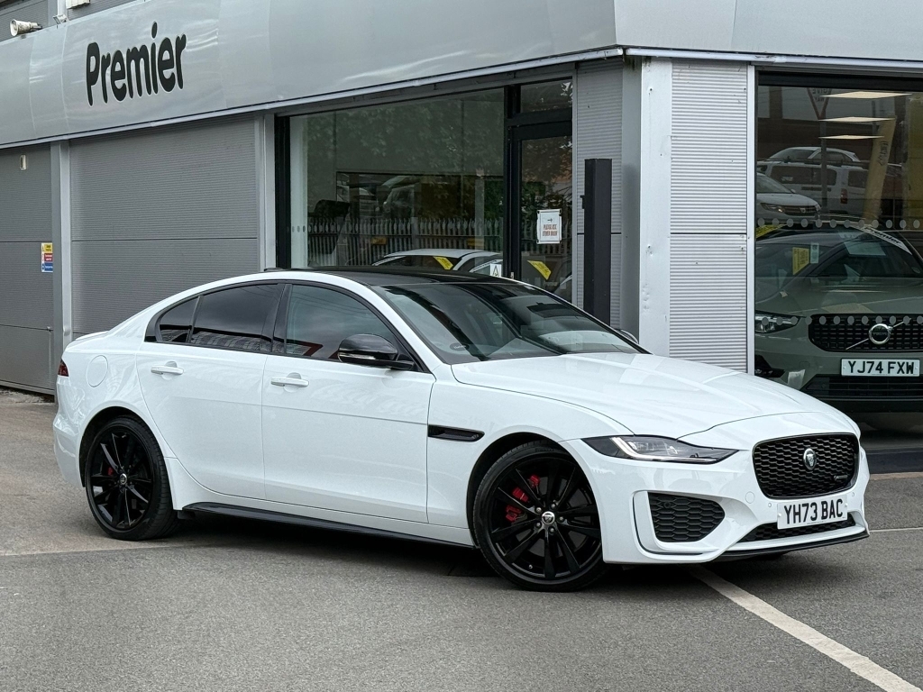 Jaguar XE 2.0 R-dynamic Se Black White