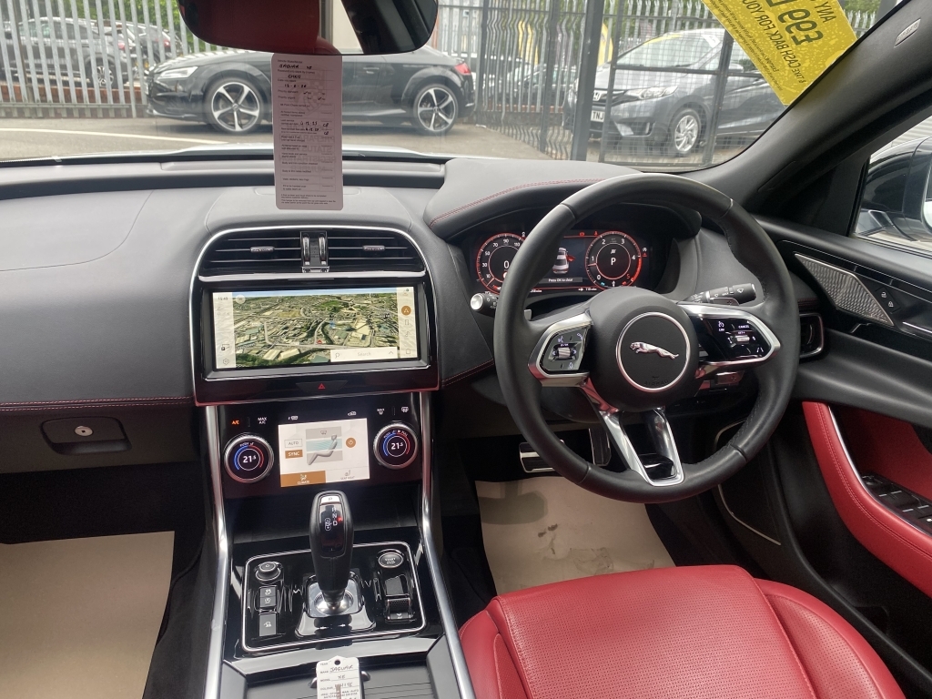 Jaguar XE 2.0 D200 Mhev R-dynamic Se Black Euro 6 Ss Black #37