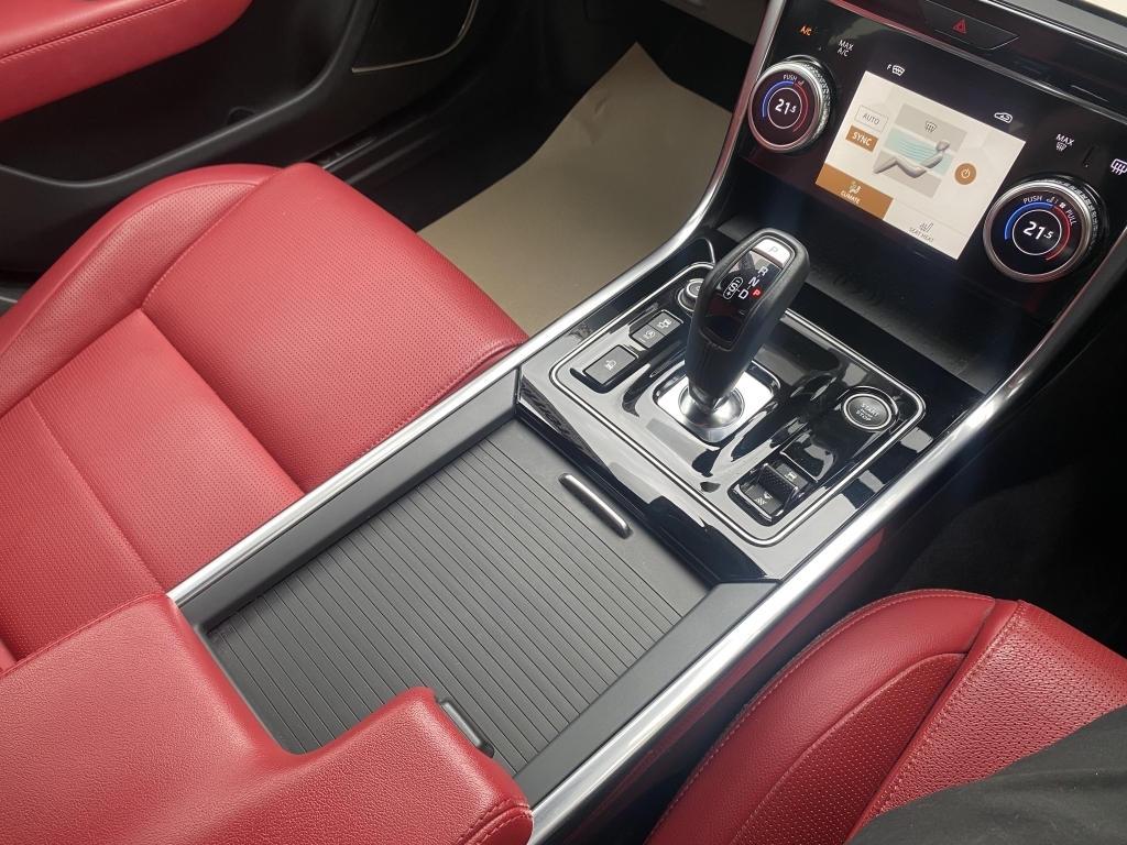Jaguar XE 2.0 D200 Mhev R-dynamic Se Black Euro 6 Ss Black #35
