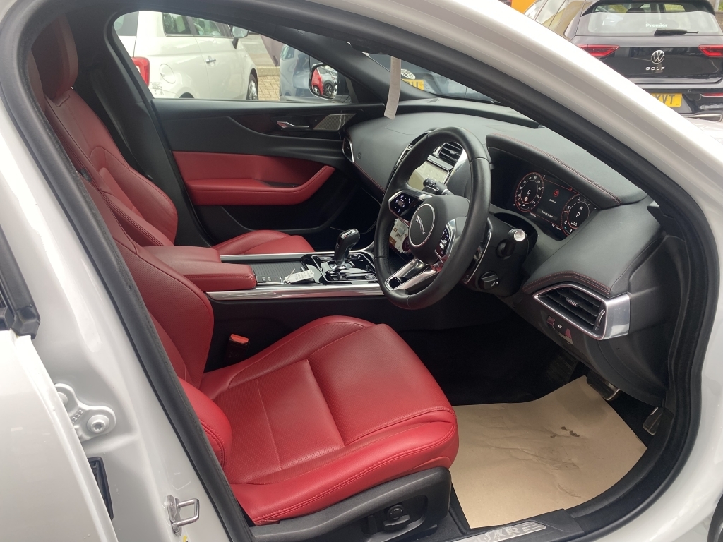 Jaguar XE 2.0 D200 Mhev R-dynamic Se Black Euro 6 Ss Black #20