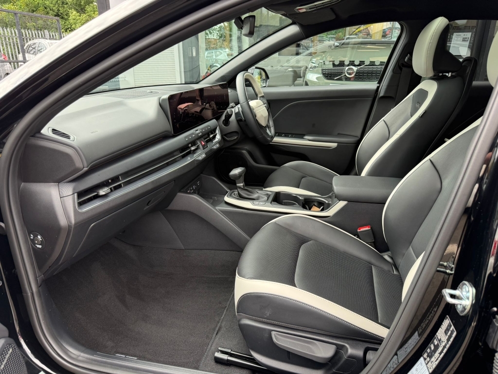 Kia  81.4Kwh Gt-line Black #16