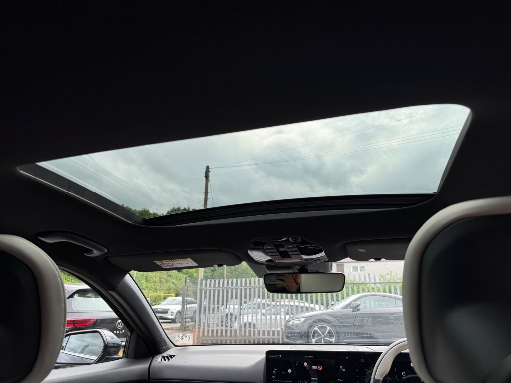 Kia  81.4Kwh Gt-line Black #20