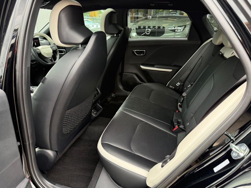 Kia  81.4Kwh Gt-line Black #14